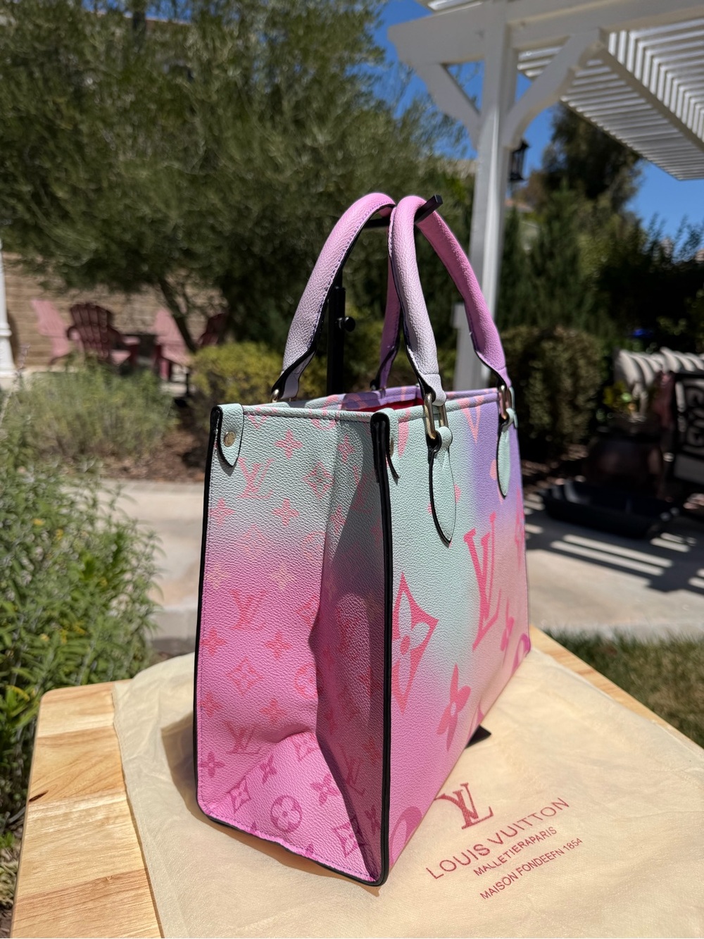 Gradient Monogram Bag - Picture 2 of 12